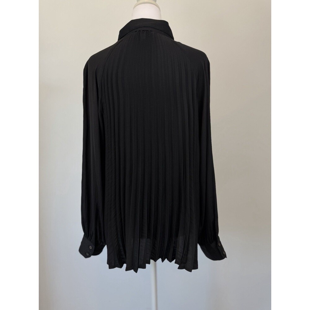 Banana Republic Women’s L Black Pleated Back Button Down Blouse Long Sleeve Shir